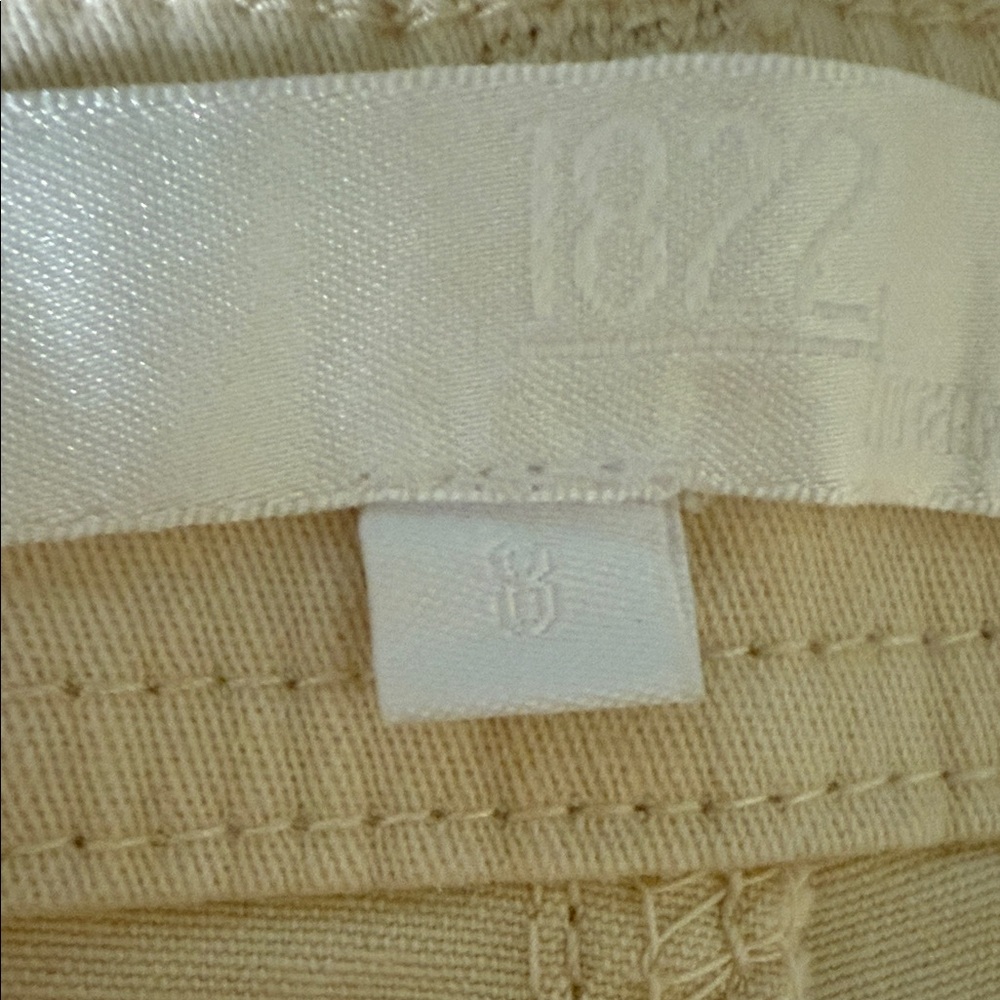 1822 Denim Cream Flared Jeans - Picture 7 of 9